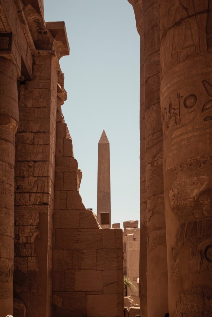 Древний Карнакский храм находится в Луксоре. Египет.
