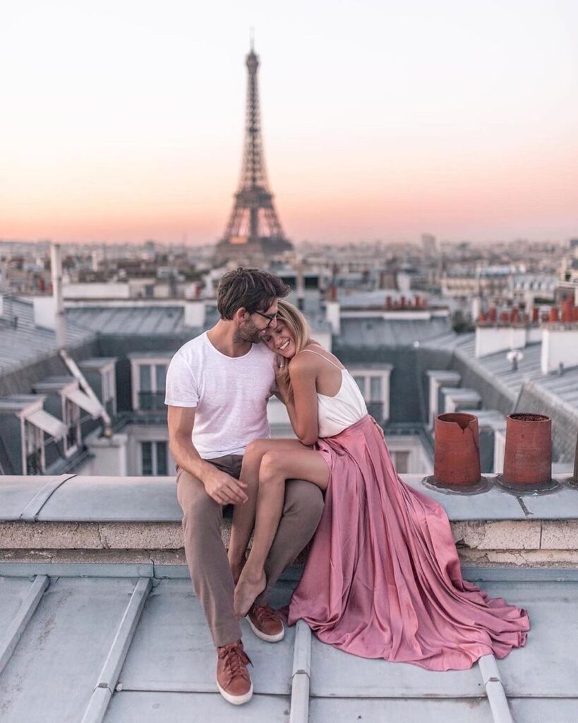 Влюбленные, Париж, Эйфелева башня. Медовый месяц. День Святого Валентина.